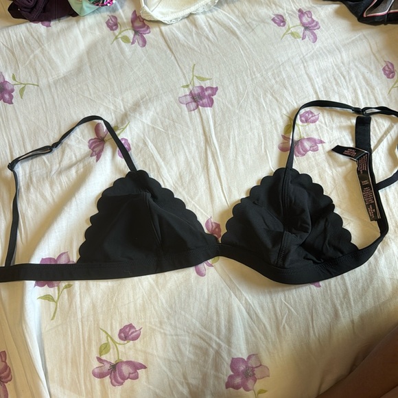 Victoria secret bralette. - Picture 1 of 2